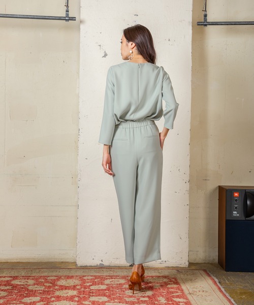 A/C DESIGN BY ALPHA CUBIC（エーシーデザインバイアルファキュービック）の「プルエラブラウス（シャツ/ブラウス・レディース・ネイビー/オフホワイト/ベージュ/ライトグリーン・11号/9号）」の6枚目の写真