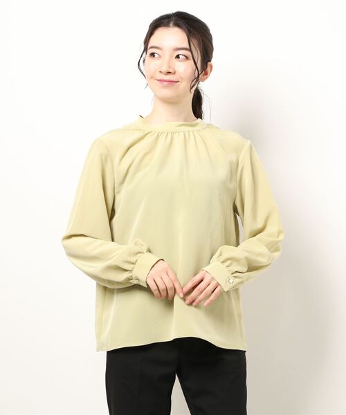 Te chichi（テチチ）の「【貴島明日香セレクション】スタンドギャザーブラウス（シャツ/ブラウス・レディース・オリーブ/イエロー/ネイビー/オフホワイト・ﾌﾘ-）」の8枚目の写真