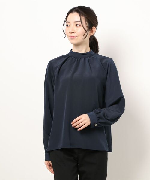 Te chichi（テチチ）の「【貴島明日香セレクション】スタンドギャザーブラウス（シャツ/ブラウス・レディース・オリーブ/イエロー/ネイビー/オフホワイト・ﾌﾘ-）」の9枚目の写真