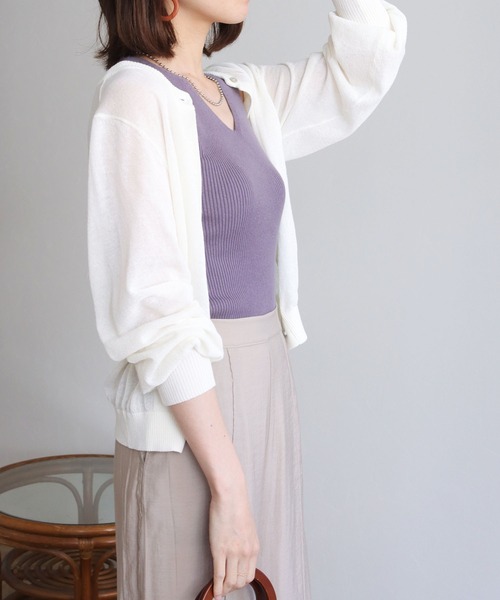 HER CLOSET（ハークローゼット）の「【HERCLOSET】Vネックリブサマーニットタンクトップ（タンクトップ・レディース・ブラック/パープル/オフホワイト/カーキ/グレイッシュベージュ・M）」の8枚目の写真