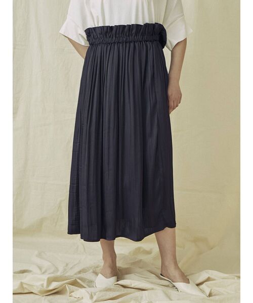 THE DAYZ TOKYO（ザデイズトーキョー）の「【THE DAYZ TOKYO】サテンギャザースカート（スカート・レディース・ブラック/ベージュ/ブルー・FREE）」の2枚目の写真