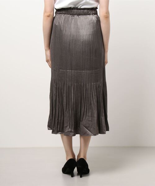 REAL CUBE（リアルキューブ）の「ヴィンテージサテンプリーツスカート（スカート・レディース・オフホワイト/チャコール/グリーン/オレンジ・FREE）」の17枚目の写真