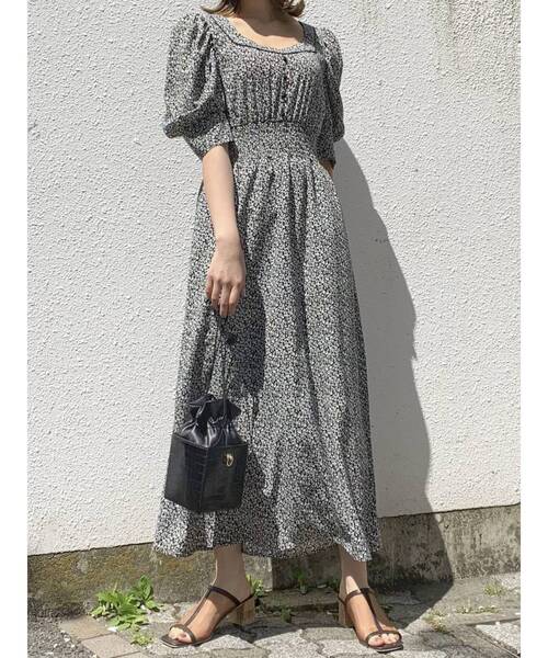 dazzlin(ダズリン)の「フラワーパワショルギャザーワンピース(ワンピース・レディース・ブラック/レッド・SMALL/MEDIUM)」の5枚目の写真