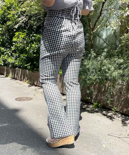 MAJESTIC LEGON(マジェスティックレゴン)の「ギンガムスリムパンツ(その他パンツ・レディース・ブラック系その他/ベージュ系その他2/ピンク系その他2・SMALL/MEDIUM)」の15枚目の写真