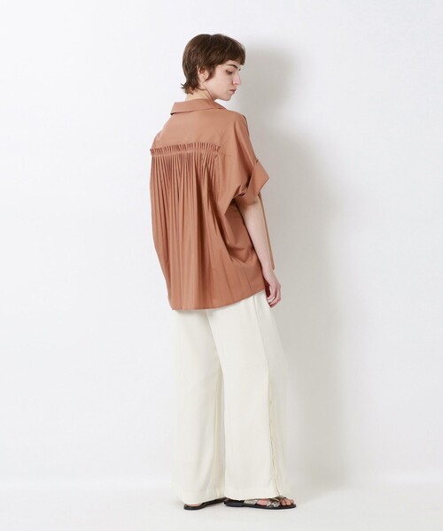 LOVELESS（ラブレス）の「バックプリーツオフショルシャツ（シャツ/ブラウス・レディース・ブラック/オフホワイト/ベージュ系その他・36）」の9枚目の写真