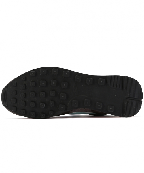 NIKE（ナイキ）の「ナイキ/NIKE インターナショナリストMID（スニーカー・レディース・ブラック/グレー・23.5cm/25cm/24.5cm/22.5cm/24cm/23cm）」の5枚目の写真