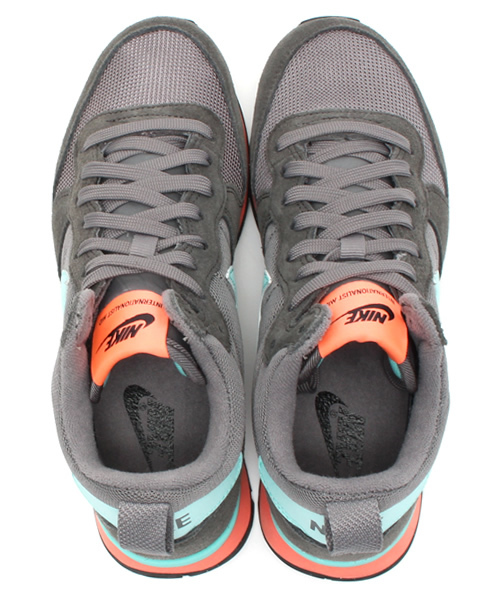 NIKE（ナイキ）の「ナイキ/NIKE インターナショナリストMID（スニーカー・レディース・ブラック/グレー・23.5cm/25cm/24.5cm/22.5cm/24cm/23cm）」の10枚目の写真