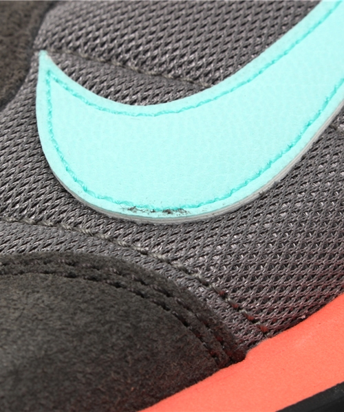 NIKE（ナイキ）の「ナイキ/NIKE インターナショナリストMID（スニーカー・レディース・ブラック/グレー・23.5cm/25cm/24.5cm/22.5cm/24cm/23cm）」の11枚目の写真