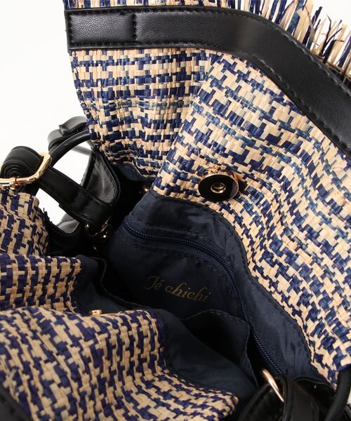 Te chichi（テチチ）の「マダガスカルラフィアチェックミニ巾着（かごバッグ・レディース・レッド/ネイビー・ﾌﾘ-）」の3枚目の写真