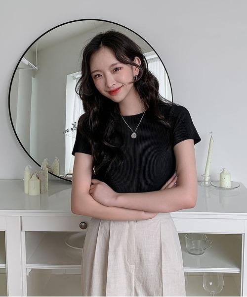 merongshop(メロンショップ)の「MERONGSHOP ディーププリーツTシャツ(Tシャツ/カットソー・レディース・ホワイト/ブラック/スカイブルー・FREE)」の15枚目の写真