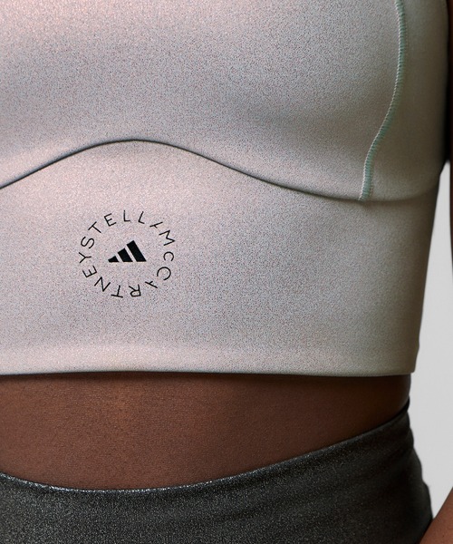 adidas by Stella McCartney(アディダスバイステラマッカートニー)の「【adidas by Stella McCartney】 シャイニー トレーニング クロップトップ(Tシャツ/カットソー・レディース・ピンク/ベージュ系その他/レッド・MEDIUM/LARGE/X-LARGE/SMALL/XX-LARGE)」の10枚目の写真