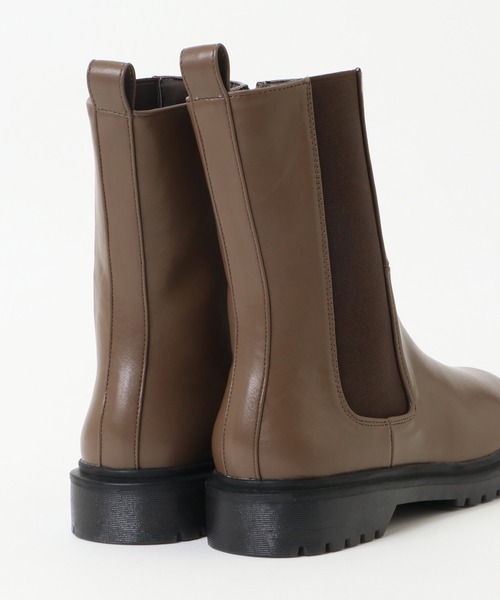 ikka（イッカ）の「ミドルサイドゴアタンクブーツ（ブーツ・レディース・ブラック/グレー/ベージュ・M/L）」の20枚目の写真