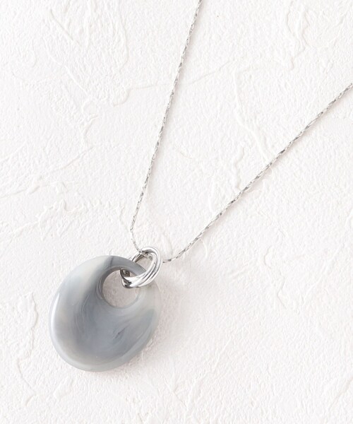 SHOO・LA・RUE（シューラルー）の「◆マーブルドロップネックレス（ネックレス・レディース・ダークブラウン/ナチュラル/グレー・00）」の2枚目の写真