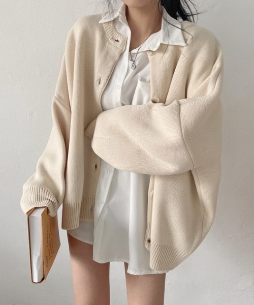 Diosfront（ディオスフロント）の「ボリュームスリーブビックシルエットカーディガン（カーディガン/ボレロ・レディース・ライトブルー/ブラック/ベージュ/ライトパープル/ネイビー/グレー/モカ/カーキ・FREE）」の9枚目の写真