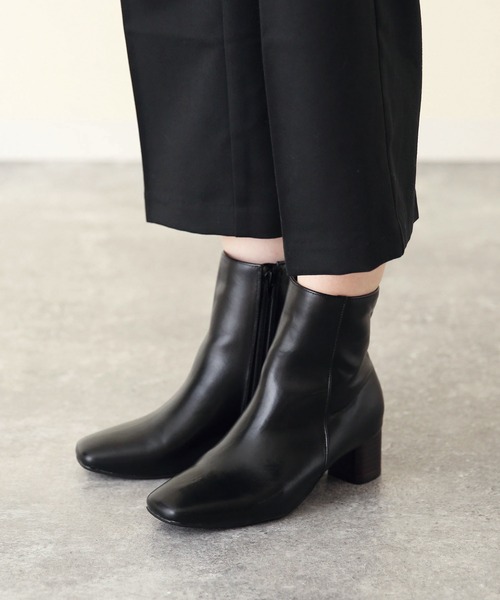 menue(メヌエ)の「スクエアトゥショートブーツ(ブーツ・レディース・アイボリー/ブラック/ホワイト系その他/ブラック系その他/グレイッシュベージュ/ブラウン系その他/ベージュ系その他/ネイビー/シルバー・XS/S/M/L/LL/3L)」の12枚目の写真