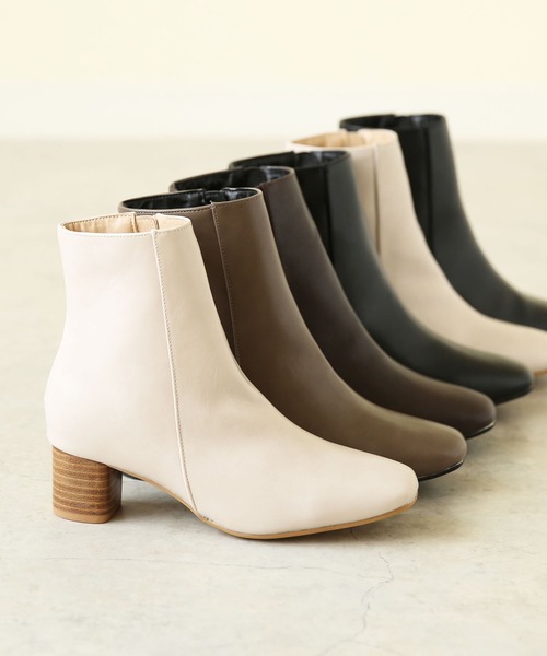 menue(メヌエ)の「スクエアトゥショートブーツ(ブーツ・レディース・アイボリー/ブラック/ホワイト系その他/ブラック系その他/グレイッシュベージュ/ブラウン系その他/ベージュ系その他/ネイビー/シルバー・XS/S/M/L/LL/3L)」の20枚目の写真