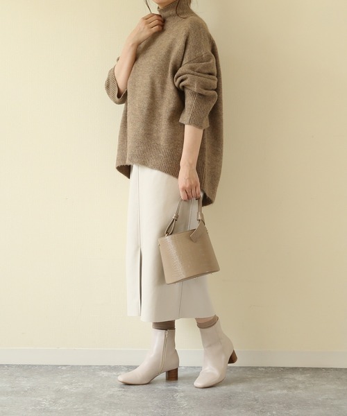 menue(メヌエ)の「スクエアトゥショートブーツ(ブーツ・レディース・アイボリー/ブラック/ホワイト系その他/ブラック系その他/グレイッシュベージュ/ブラウン系その他/ベージュ系その他/ネイビー/シルバー・XS/S/M/L/LL/3L)」の17枚目の写真