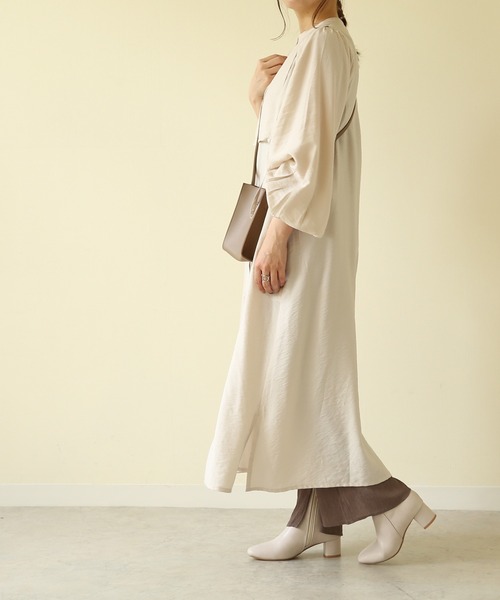 menue(メヌエ)の「スクエアトゥショートブーツ(ブーツ・レディース・アイボリー/ブラック/ホワイト系その他/ブラック系その他/グレイッシュベージュ/ブラウン系その他/ベージュ系その他/ネイビー/シルバー・XS/S/M/L/LL/3L)」の11枚目の写真