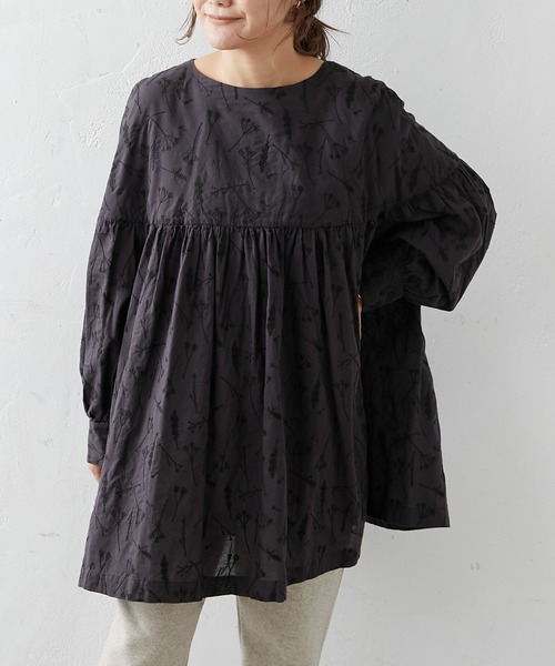 PUAL CE CIN(ピュアルセシン)の「ボタニカル刺繍プルオーバーブラウス(シャツ/ブラウス・レディース・ベージュ/スミクロ・FREE)」の10枚目の写真