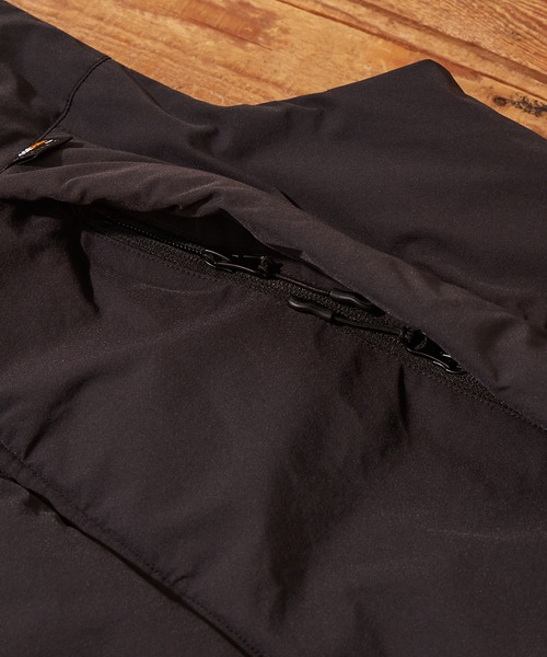 Woods(ウッズ)の「【Fine 2月号掲載】【WOODS / ウッズ】リサイクルダウンフィールドベスト(ダウンベスト・メンズ・ブラック/アンティークゴールド・MEDIUM/LARGE)」の19枚目の写真