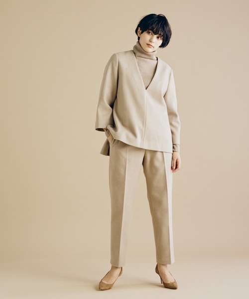 CLEARIMPRESSION (クリアインプレッション)の「圧縮ウール タックテーパードパンツ【セットアップ対応】(その他パンツ・レディース・パープル/アイボリー/キャメル・9号/7号)」の3枚目の写真