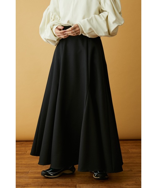 HeRIN.CYE（ヘリンドットサイ）の「Flare maxi skirt（スカート・レディース・グリーン/ブラック・FREE）」の2枚目の写真