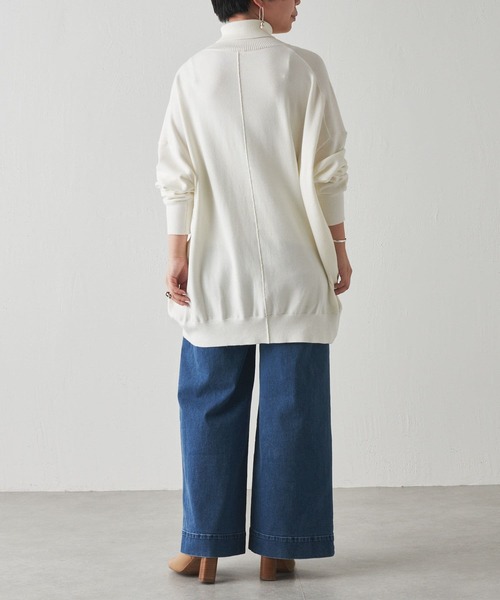 BEARDSLEY（ビアズリー）の「ドルマンシルエット コットンハイネックプルオーバー（ニット/セーター・レディース・ホワイト/ライトグレー・FREE）」の5枚目の写真