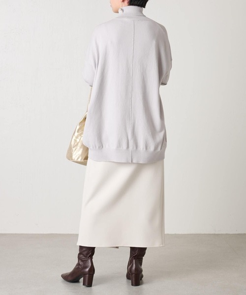 BEARDSLEY（ビアズリー）の「ドルマンシルエット コットンハイネックプルオーバー（ニット/セーター・レディース・ホワイト/ライトグレー・FREE）」の16枚目の写真