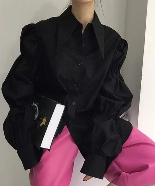 Jewelobe(ジュエローブ)の「シャーピーカラーギャザースリーブシャツ(シャツ/ブラウス・レディース・ホワイト/ブラック・FREE)」の2枚目の写真