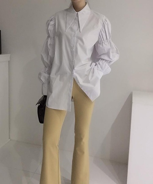 Jewelobe(ジュエローブ)の「シャーピーカラーギャザースリーブシャツ(シャツ/ブラウス・レディース・ホワイト/ブラック・FREE)」の4枚目の写真