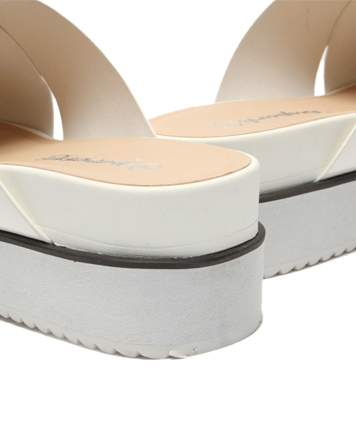 WEGO（ウィゴー）の「WEGO/クロスフラットサンダル（サンダル・レディース・ホワイト/ブラック/シルバー/ゴールド・MEDIUM/LARGE）」の11枚目の写真