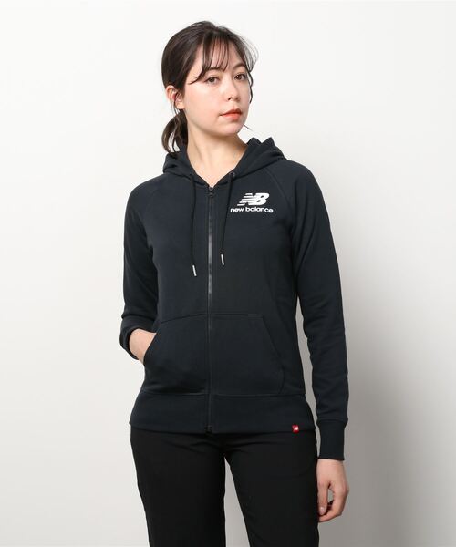 NEW BALANCE(ニューバランス)の「Essentials スタックドロゴ フーディ―(パーカー・レディース・グレー/ブラック・SMALL/MEDIUM/LARGE)」の2枚目の写真