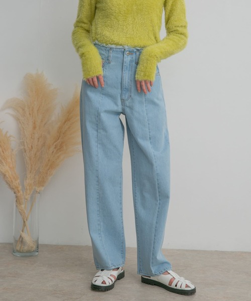 KBF（ケイビーエフ）の「リメイクフリンジストレートデニム（デニムパンツ・レディース・ブルー/ライトブルー・36/38）」の22枚目の写真