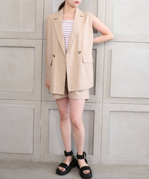 moment+(モーメントプラス)の「コットンリネンセットアップ(ダブルテーラードジレベスト&ショートパンツ)(セットアップ・レディース・ベージュ/カーキ/モカ/ナチュラル・M)」の15枚目の写真