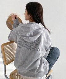 A'GEA'GEM/9 × .kom『muah muah/ムーアムーア』POINT LOGO OVERFIT HOODIE/ポイントロゴ オーバーフィット プルオーバーパーカー