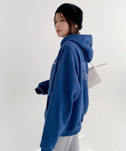 muahmuah(ムーアムーア)の「A'GEA'GEM/9 × .kom『muah muah/ムーアムーア』POINT LOGO OVERFIT HOODIE/ポイントロゴ オーバーフィット プルオーバーパーカー(パーカー・レディース・ブラック/グレー/アイボリー/インディゴブルー・FREE)」の20枚目の写真