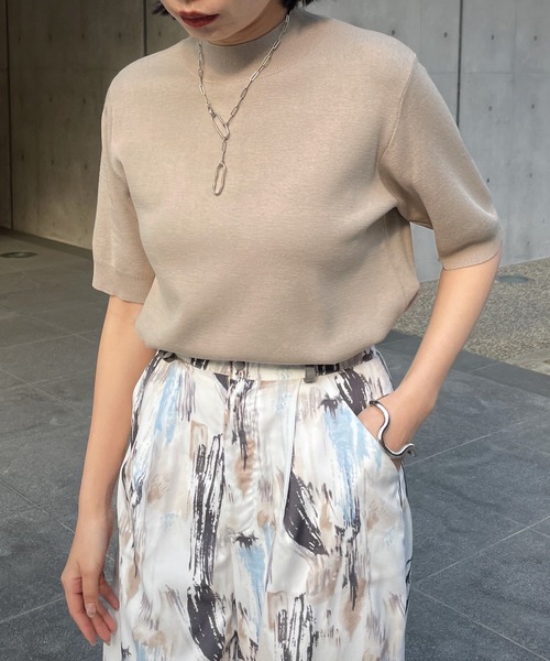 &g'aime(アンジェム)の「【&g’aime】ハイネックハーフスリーブニット(ニット/セーター・レディース・ホワイト/ブラック/グレー/ブルー/グレイッシュベージュ・FREE)」の4枚目の写真