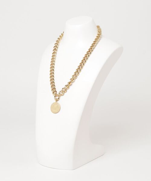 Guess(ゲス)の「VINTAGE BEAR Bear Coin Curb Necklace (Gold)(ネックレス・レディース・ゴールド・ONE SIZE)」の5枚目の写真