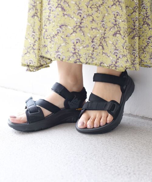 Teva(テバ)の「Teva:ZYMIC◆(サンダル・レディース・ブラック/ベージュ・50/80/70/60)」の17枚目の写真