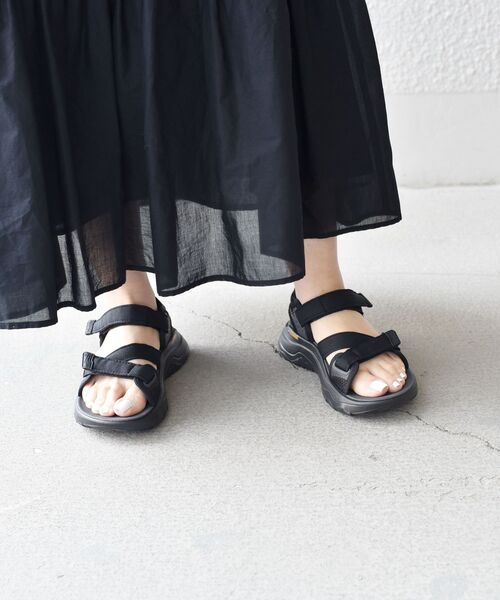 Teva(テバ)の「Teva:ZYMIC◆(サンダル・レディース・ブラック/ベージュ・50/80/70/60)」の5枚目の写真