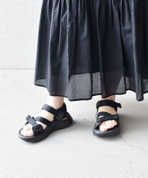 Teva(テバ)の「Teva:ZYMIC◆(サンダル・レディース・ブラック/ベージュ・50/80/70/60)」の12枚目の写真