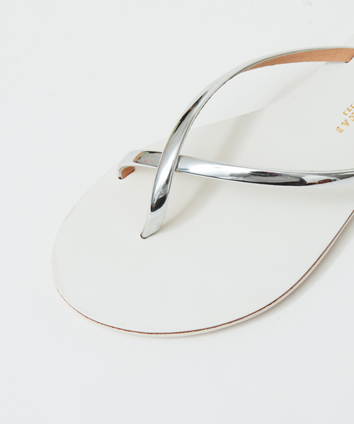 NICOLAS LAINAS（ニコラスライナス）の「NICOLAS LAINAS クロスストラップサンダル（サンダル・レディース・シルバー/ゴールド・37/38/36/35）」の20枚目の写真