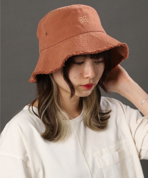 AVIREX（アヴィレックス）の「【直営店限定】FRINGE BAUCKET HAT/ フリンジバケットハット（ハット・レディース・ブラウン/アイボリー・FREE）」の3枚目の写真