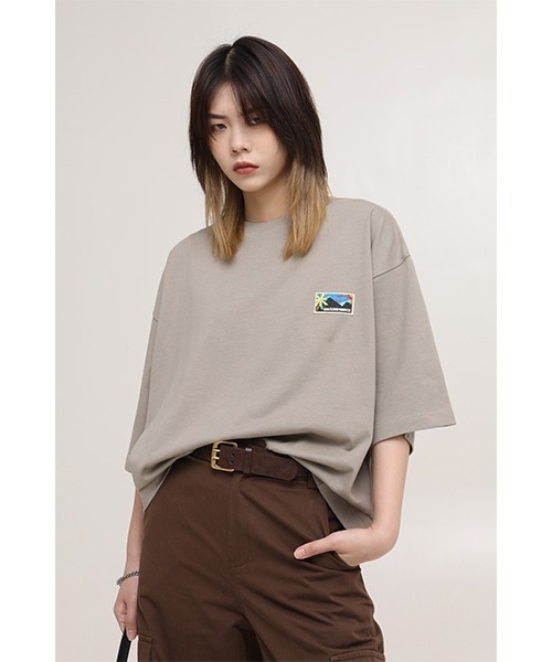 MASONPRINCE(メイソンプリンス)の「【MASONPRINCE】Oversized back print brand logo TEE DT3143(Tシャツ/カットソー・メンズ・ホワイト/ブラック/ベージュ/ネイビー/グリーン・S/M/L)」の3枚目の写真