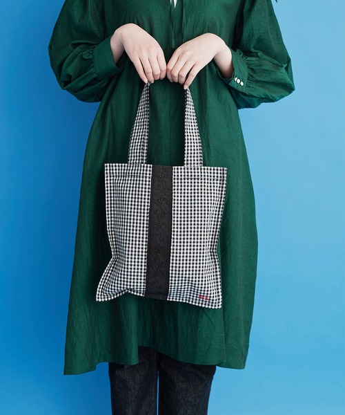 Malle(マル)の「malle ギンガムパッチワーク 刺繍バッグ(トートバッグ・レディース・ブラック/レッド・FREE)」の12枚目の写真