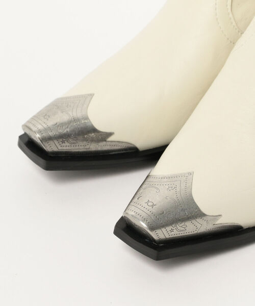 Ray BEAMS(レイビームス)の「Mollini / ショート ブーツ(ブーツ・レディース・ホワイト/ブラック・36/37/38/39)」の8枚目の写真