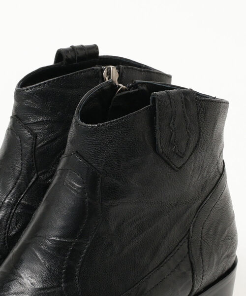 Ray BEAMS(レイビームス)の「Mollini / ショート ブーツ(ブーツ・レディース・ホワイト/ブラック・36/37/38/39)」の16枚目の写真