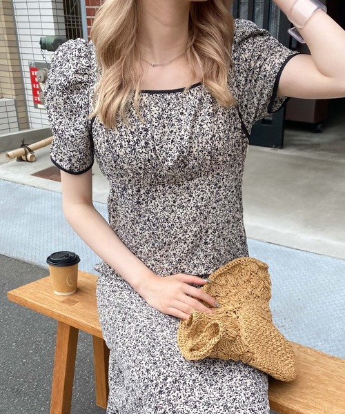 archives(アルシーヴ)の「花柄パイピングスリットワンピース(ワンピース・レディース・ブラック/ブルー/アイボリー・MEDIUM)」の13枚目の写真