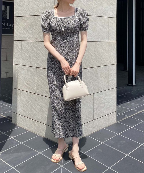 archives(アルシーヴ)の「花柄パイピングスリットワンピース(ワンピース・レディース・ブラック/ブルー/アイボリー・MEDIUM)」の10枚目の写真