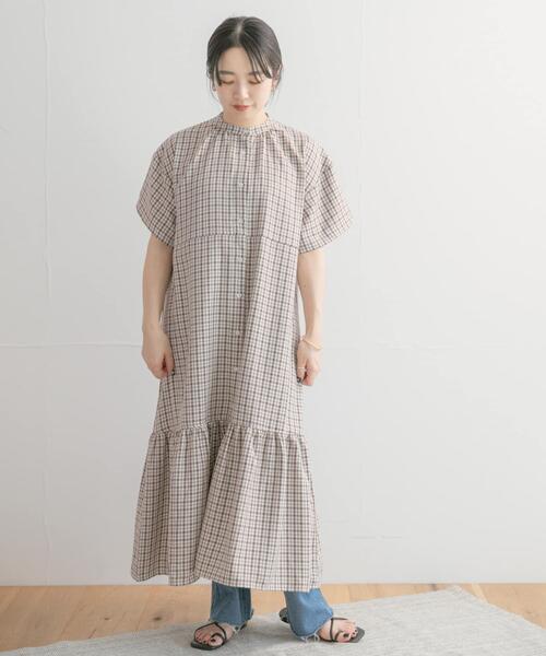 ITEMS URBANRESEARCH（アイテムズ アーバンリサーチ）の「バンドカラーチェックワンピース（ワンピース・レディース・ネイビー/ブラウン/グリーン・FREE）」の4枚目の写真